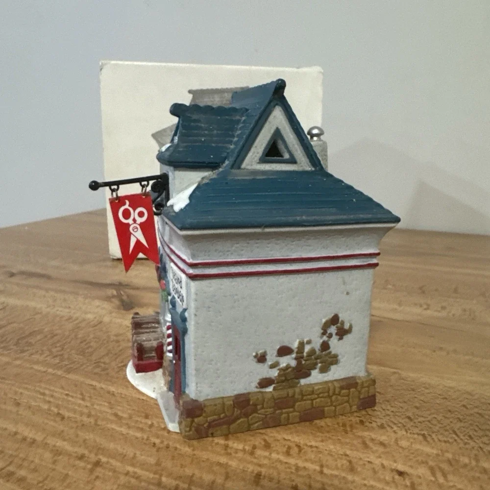 Department 56 Beard Barber Shop North Pole Christmas Village Series 5634-0*Read*